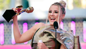 Gabby Barrett Emotionally Accepts Her First Billboard Music Awards